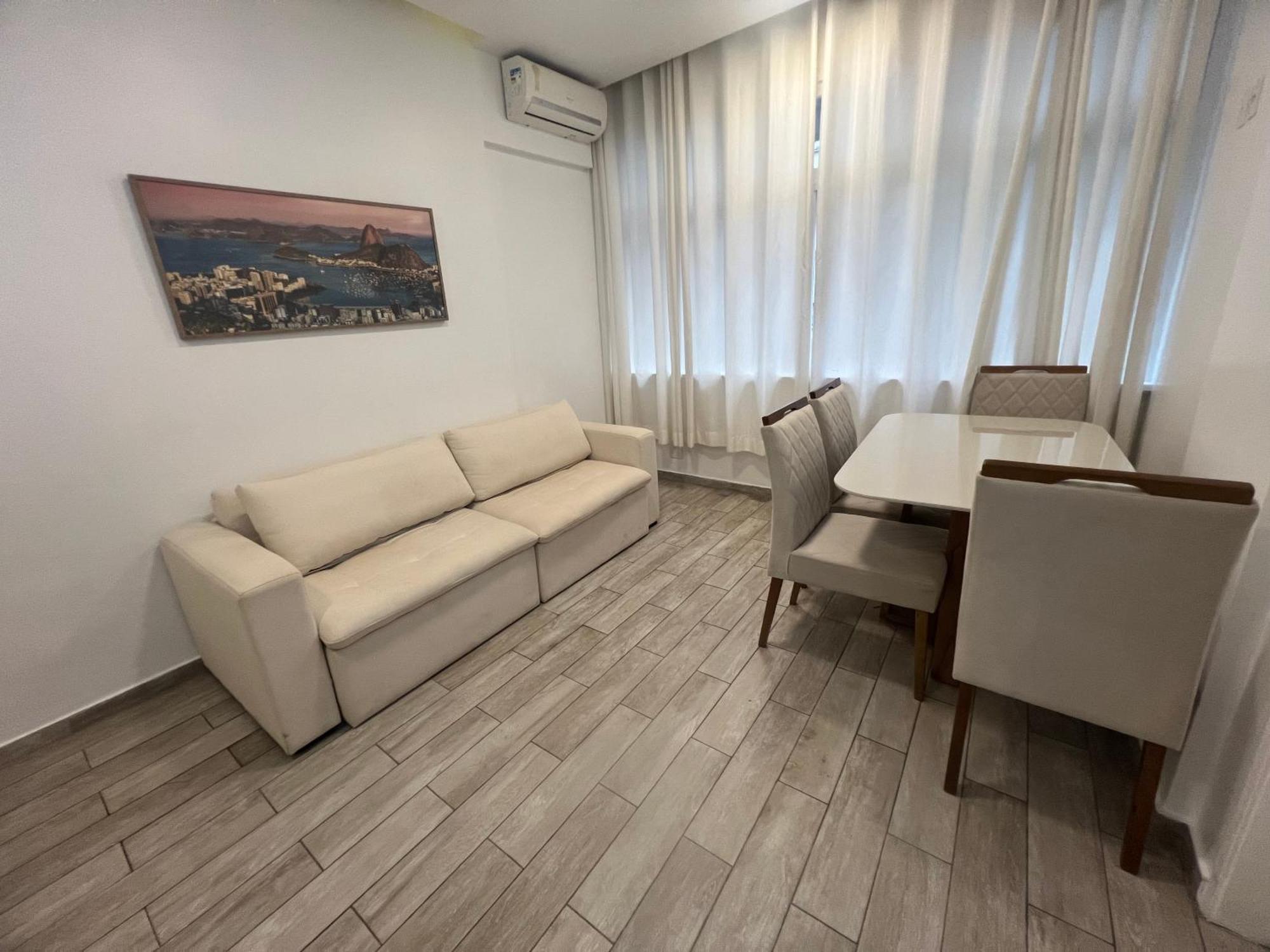 Pe Na Areia - Copacabana Apartamento *